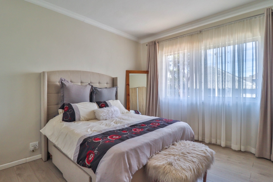 To Let 2 Bedroom Property for Rent in Sea Point Western Cape